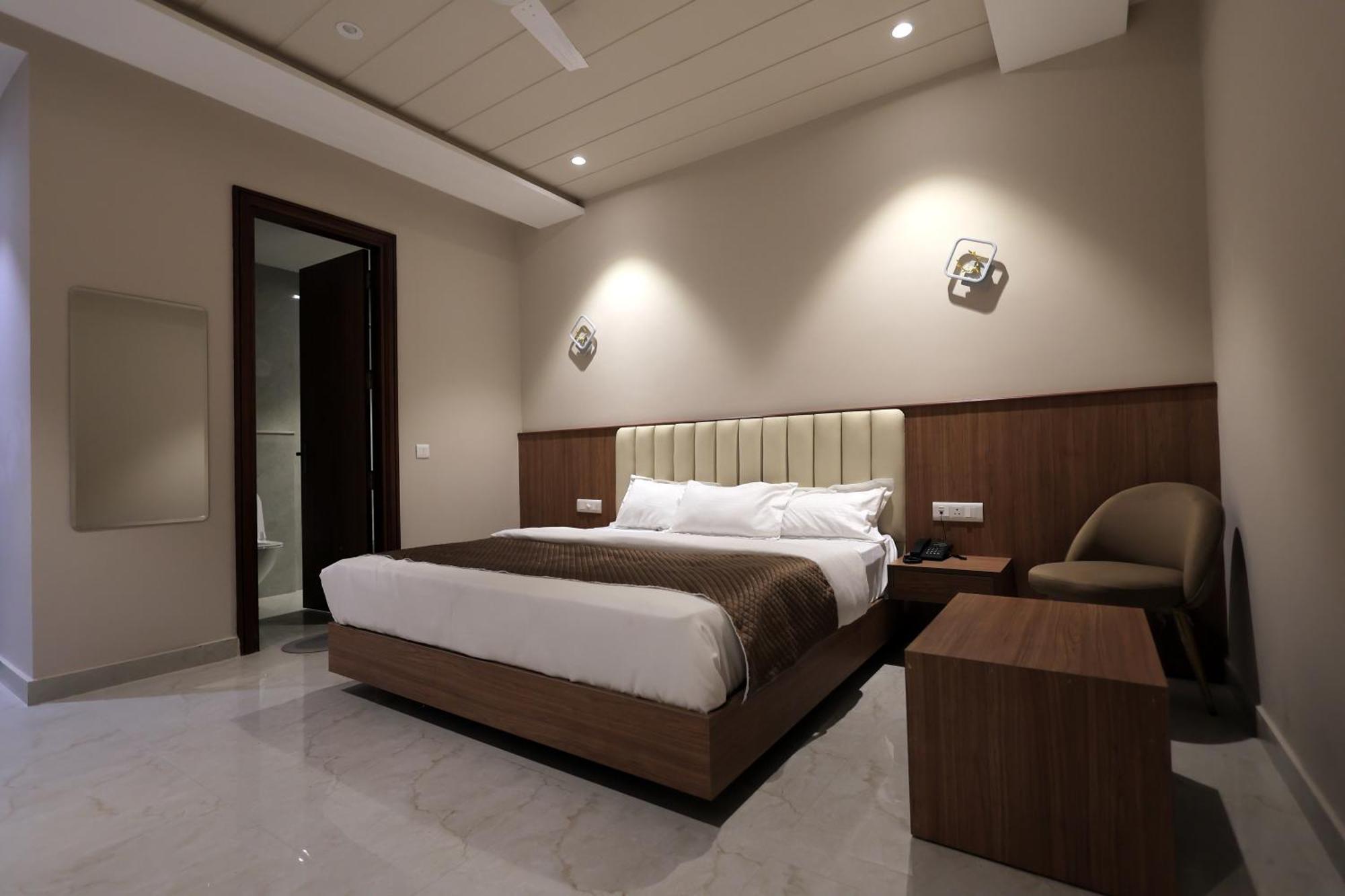 Hotel Regal Palm Moradabad Zewnętrze zdjęcie